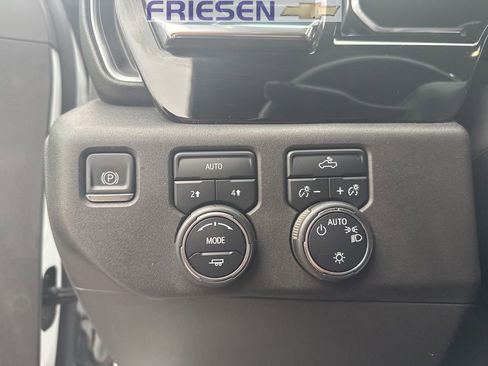 Used 2022 Chevrolet Silverado 1500 LT w/ Convenience Package II image 12