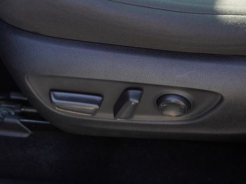 Used 2022 Toyota RAV4 XLE w/ Convenience Package FWD image 22