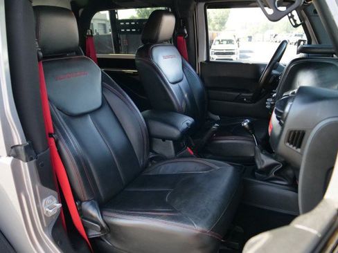 Used 2017 Jeep Wrangler Rubicon AWD/4WD image 43