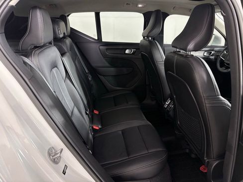 Used 2023 Volvo XC40 B5 Ultimate w/ Protection Package Premier image 39