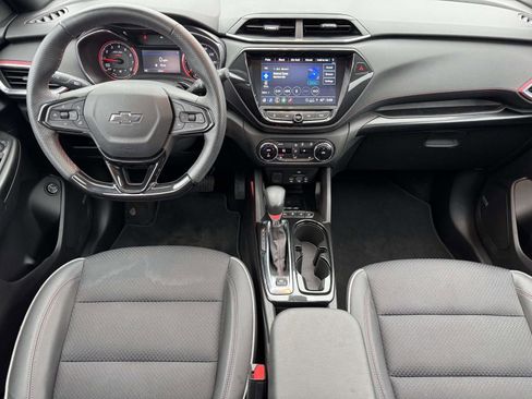 Certified 2023 Chevrolet TrailBlazer RS w/ Sun and Liftgate Package FWD image 3