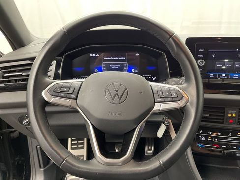 Used 2025 Volkswagen Jetta Sport image 6