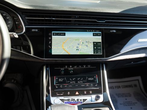 Used 2020 Audi Q8 Prestige w/ Prestige Package image 31