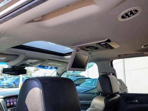 Used 2020 Chevrolet Tahoe Premier w/ Premier 6.2L Value Package image 19