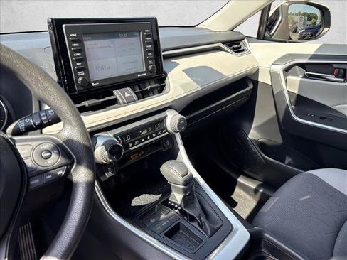 Certified 2020 Toyota RAV4 XLE w/ Convenience Package FWD image 12