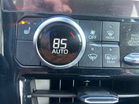 Used 2023 Toyota Highlander Bronze Edition image 21