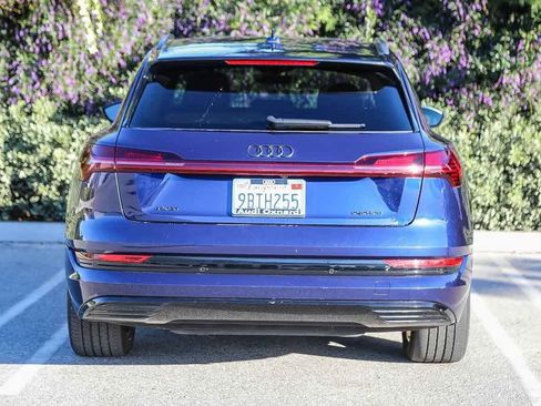 Used 2022 Audi e-tron Premium w/ Convenience Plus Package image 5