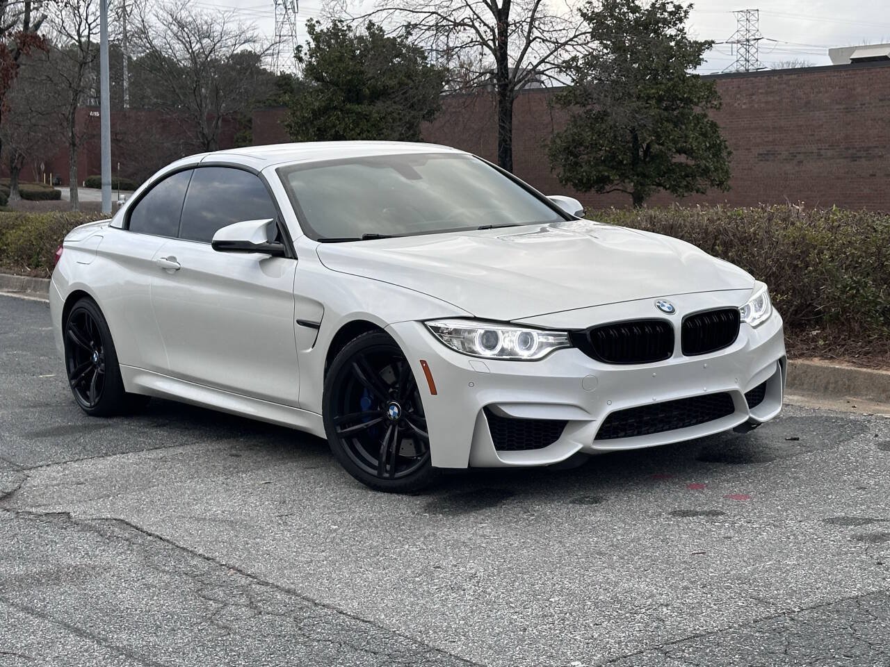 Used 2016 BMW M4 Convertible w/ Executive Package RWD image 4