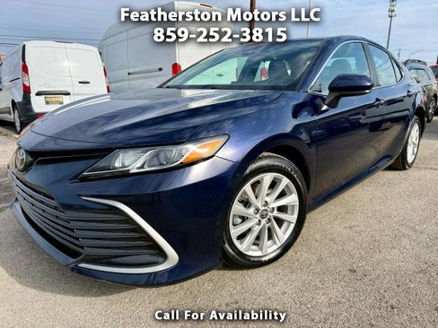 Used 2021 Toyota Camry LE image 1