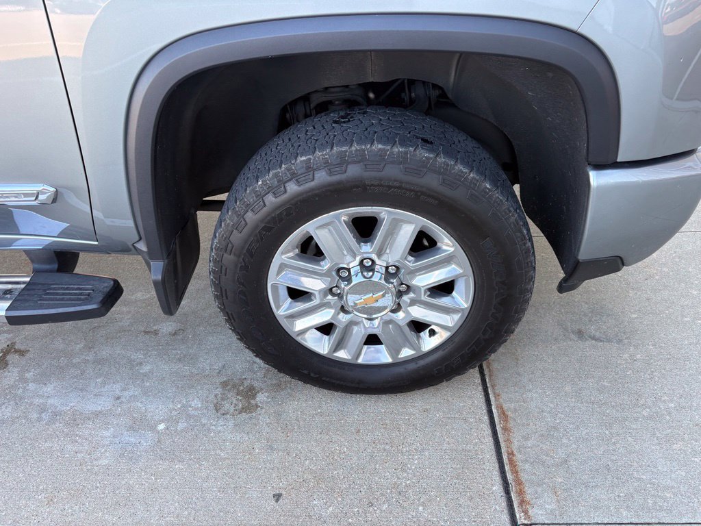 Used 2024 Chevrolet Silverado 3500 High Country w/ High Country Premium Package AWD/4WD image 40