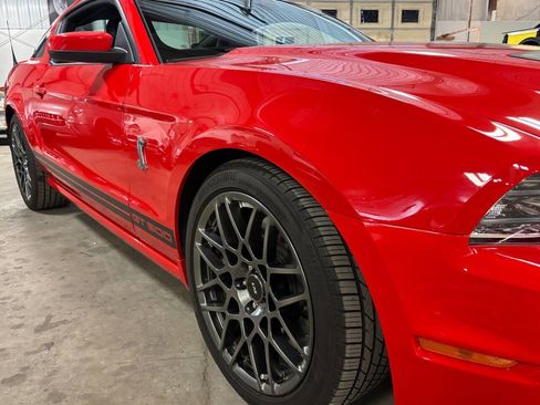 Used 2013 Ford Mustang Shelby GT500 RWD image 14