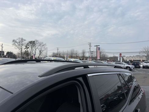 Used 2022 GMC Terrain SLE w/ Driver Convenience Package AWD/4WD image 12