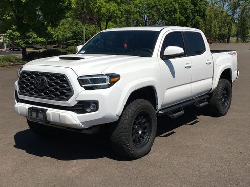 Used 2021 Toyota Tacoma TRD Sport w/ TRD Premium Sport Package AWD/4WD image 1