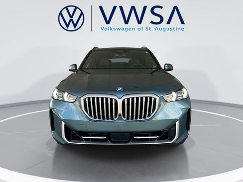 Used 2025 BMW X5 xDrive50e image 2