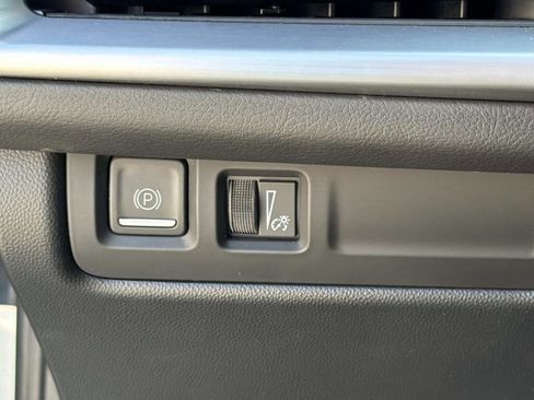 Used 2024 Cadillac XT4 Premium Luxury image 16