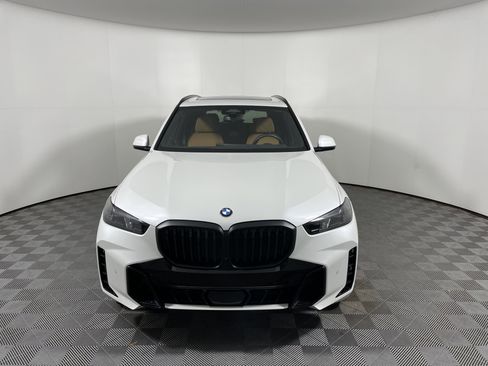 Used 2025 BMW X5 xDrive40i w/ M Sport Package image 8