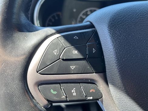 Used 2019 Jeep Grand Cherokee Limited w/ Luxury Group II AWD/4WD image 23