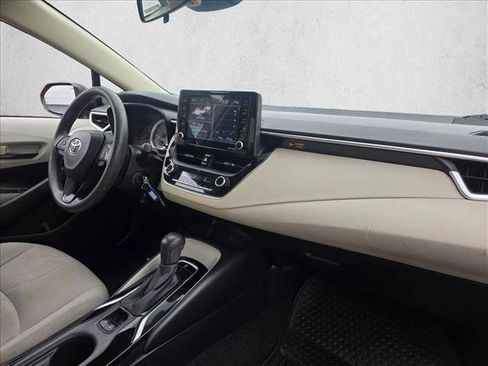 Used 2022 Toyota Corolla LE image 18