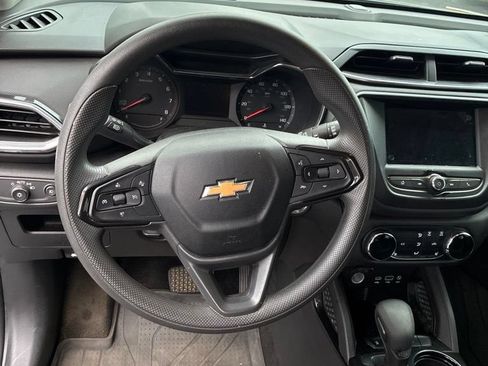 Used 2023 Chevrolet TrailBlazer LT FWD image 11