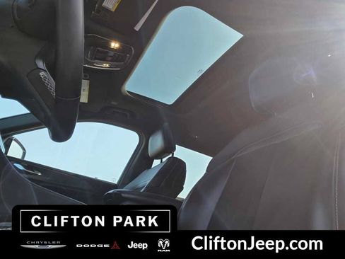 Used 2024 Jeep Grand Cherokee L Altitude AWD/4WD image 27