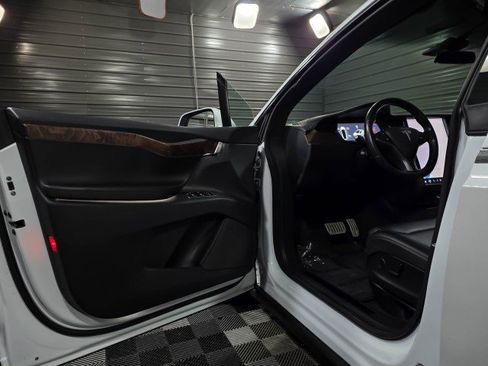 Used 2019 Tesla Model X Performance image 37