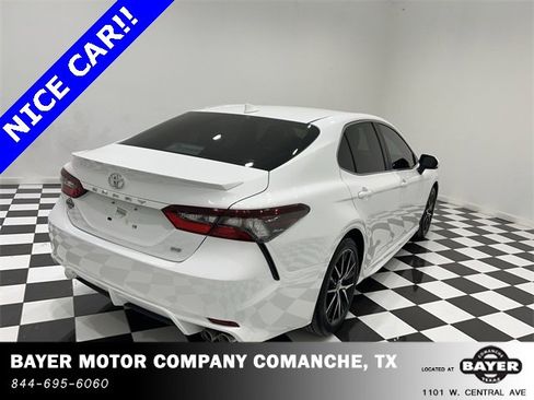 Used 2024 Toyota Camry SE image 5