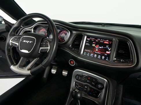 Used 2015 Dodge Challenger SRT Hellcat image 24