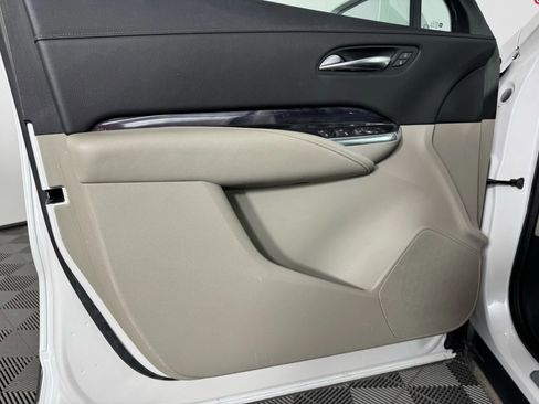 Used 2019 Cadillac XT4 Luxury w/ Cold Weather Package image 40