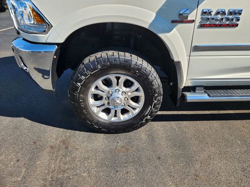 Used 2018 RAM 3500 Laramie image 9