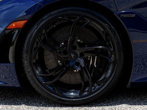 Used 2025 McLaren 750S RWD image 32