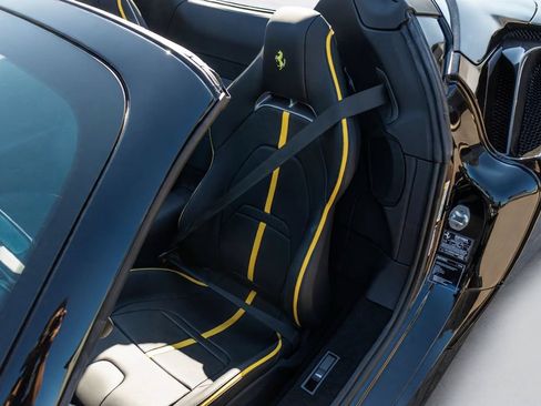 Certified 2025 Ferrari SF90 Spider AWD/4WD image 6