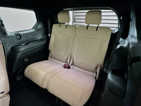 Used 2023 Jeep Grand Cherokee L Limited image 30