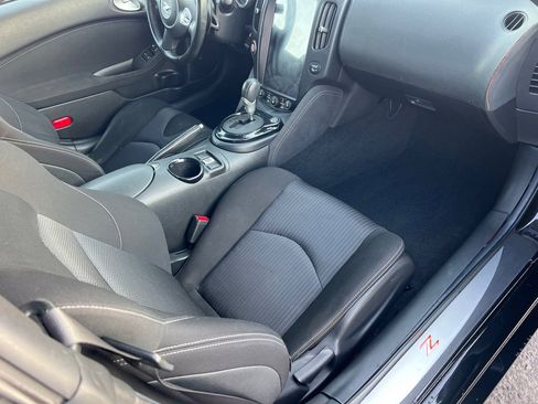 Used 2012 Nissan 370Z Roadster image 18