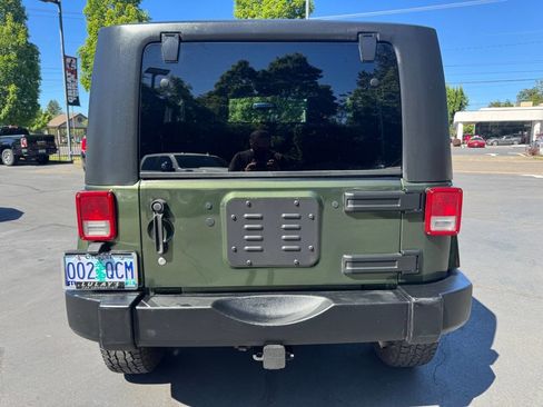 Used 2008 Jeep Wrangler Sahara AWD/4WD image 4