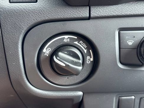 Used 2025 Nissan Frontier PRO-4X AWD/4WD image 21