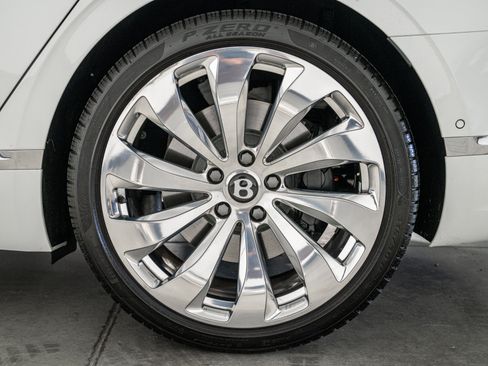 Used 2024 Bentley Flying Spur V8 AWD/4WD image 10