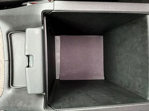 Used 2021 GMC Acadia Denali w/ Denali Technology Package image 34