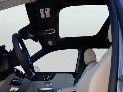 New 2026 Mercedes-Benz GLB 250 4MATIC image 39