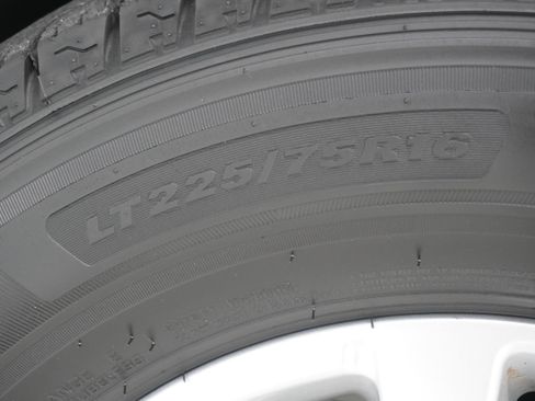 Used 2023 RAM ProMaster 2500 w/ Premium Appearance Group FWD image 19