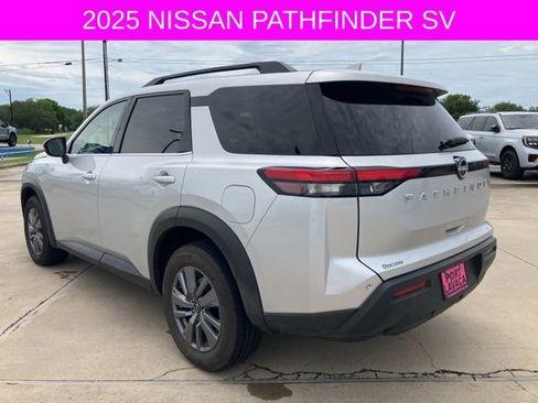 Used 2025 Nissan Pathfinder SV FWD image 5