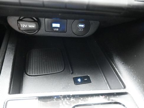 Used 2025 Hyundai Elantra SEL FWD image 26