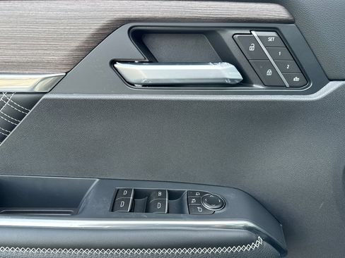 New 2026 GMC Acadia Denali image 12