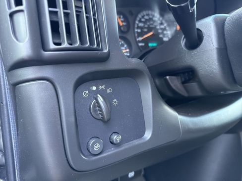 Used 2003 GMC Savana 1500 Passenger w/ Sle Preferred Equipment Group image 15