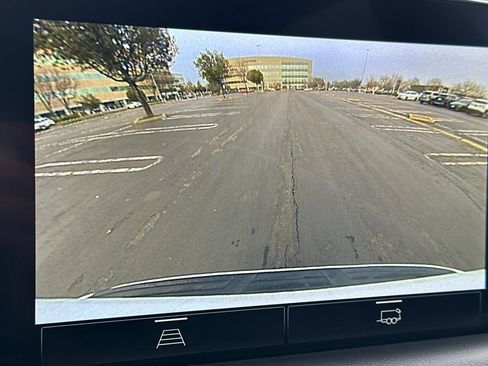 Used 2022 Chevrolet Suburban Premier image 28