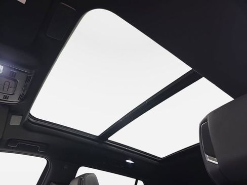 Used 2022 Cadillac Escalade Premium Luxury image 30