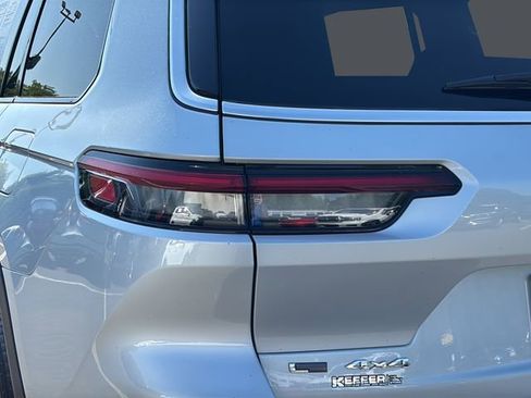 Certified 2023 Jeep Grand Cherokee L Limited AWD/4WD image 25