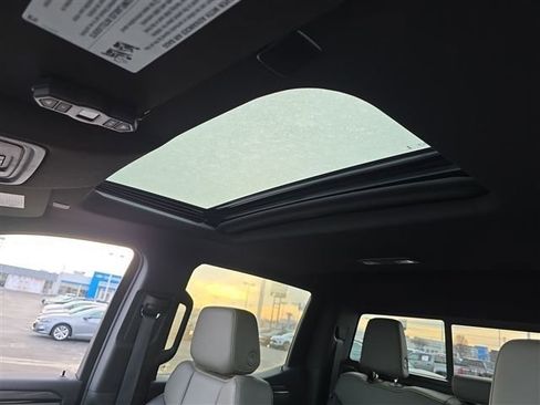 Certified 2022 Chevrolet Silverado 1500 ZR2 w/ Technology Package image 28