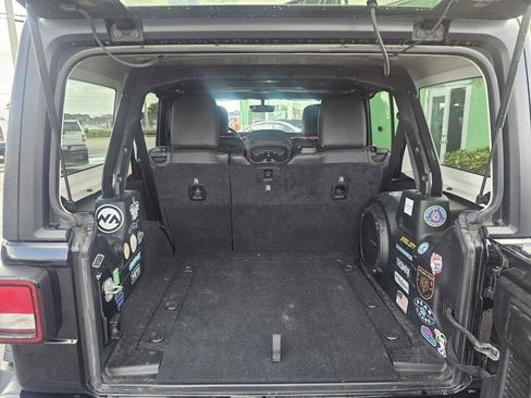 Used 2018 Jeep Wrangler Unlimited Rubicon image 13