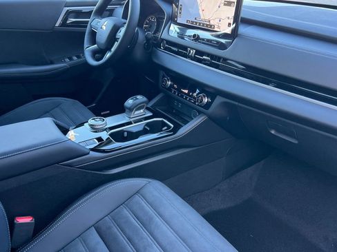 New 2026 Mitsubishi Outlander SE FWD image 18