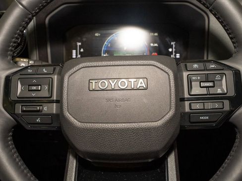 Used 2025 Toyota Land Cruiser image 21